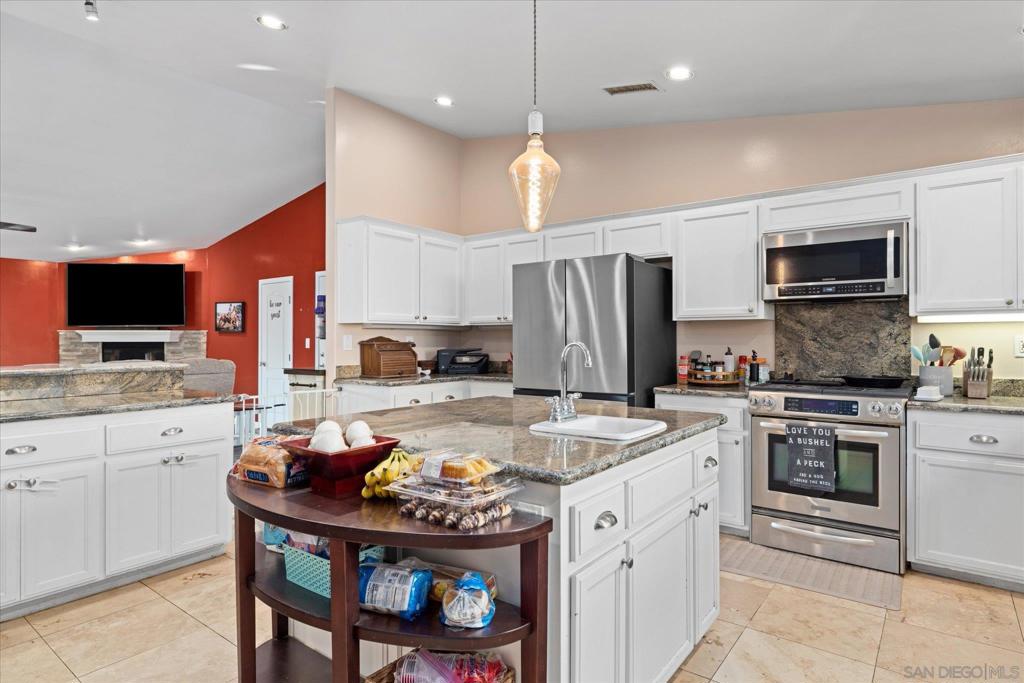 1714 Foss Rd Property Photo 14