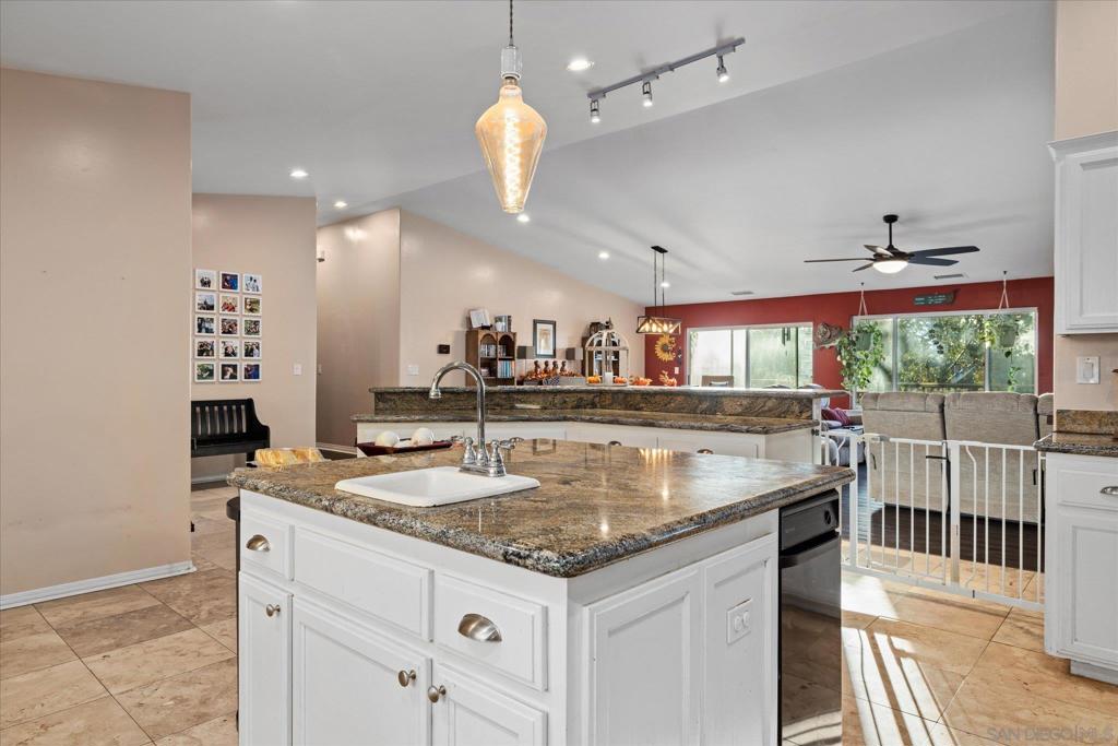 1714 Foss Rd Property Photo 16