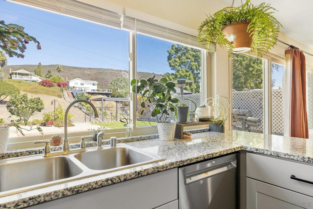 13879 Paseo Cardiel Property Photo 12