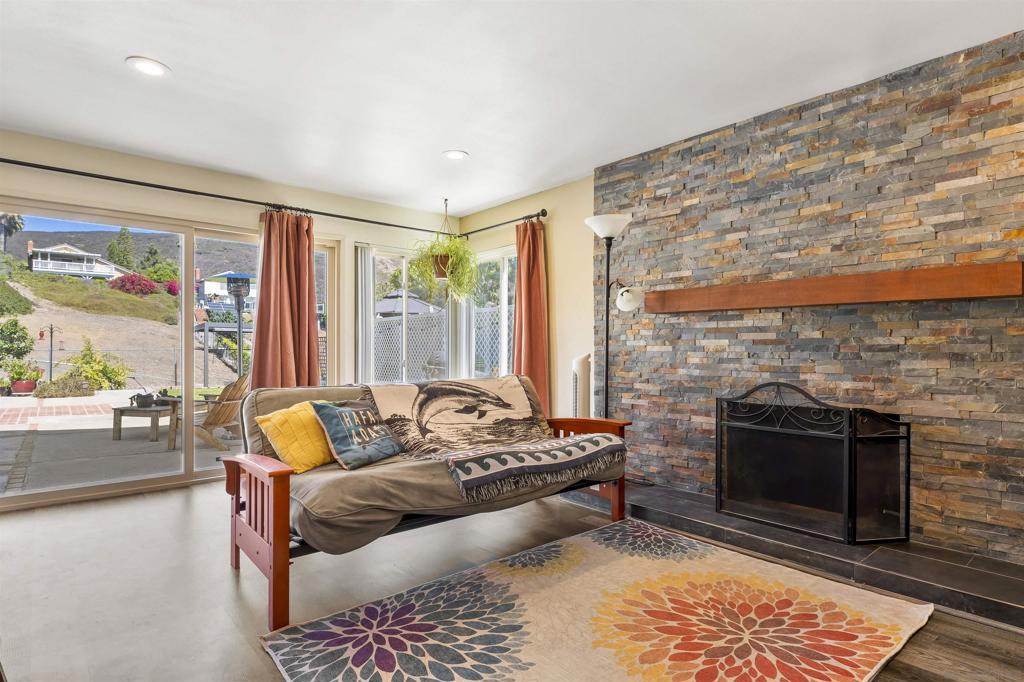 13879 Paseo Cardiel Property Photo 13