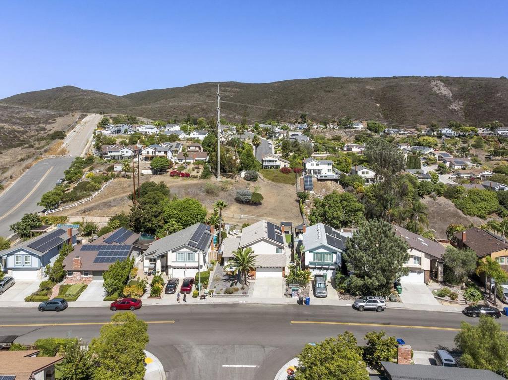 13879 Paseo Cardiel Property Photo 33