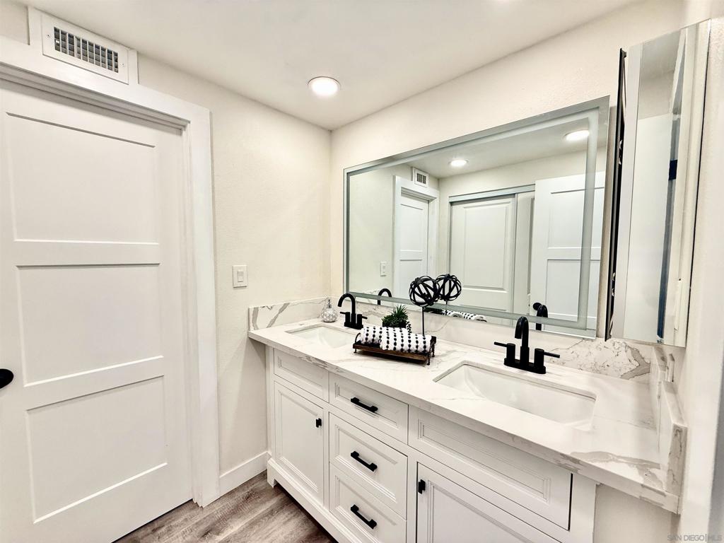 8815 Jackie Dr Property Photo 13