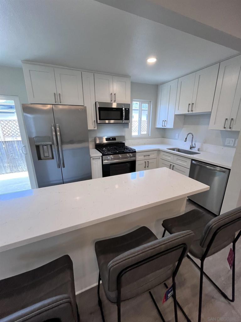 1057 Sumner Ave Property Photo 6