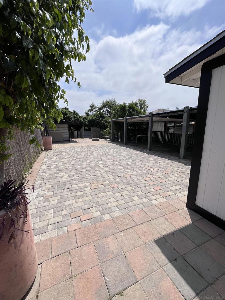 1057 Sumner Ave Property Photo 11