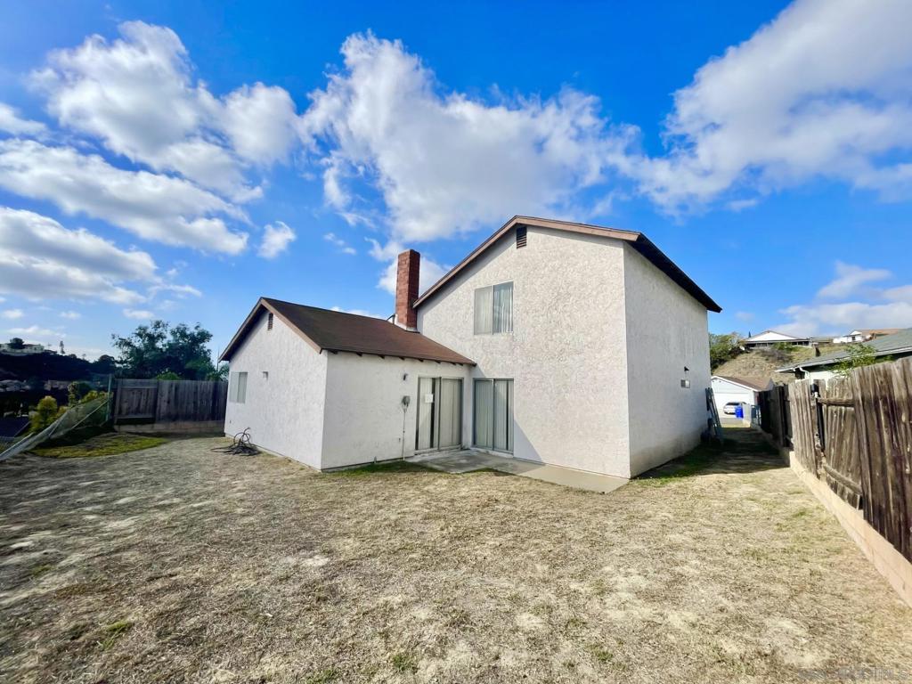 1537 Grewia Ct Property Photo 3