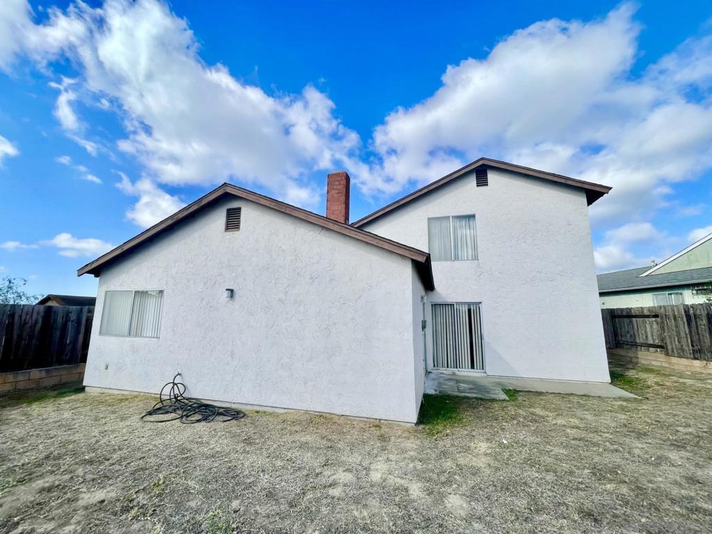 1537 Grewia Ct Property Photo 5