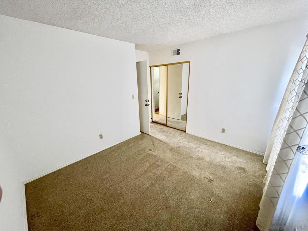 1537 Grewia Ct Property Photo 23