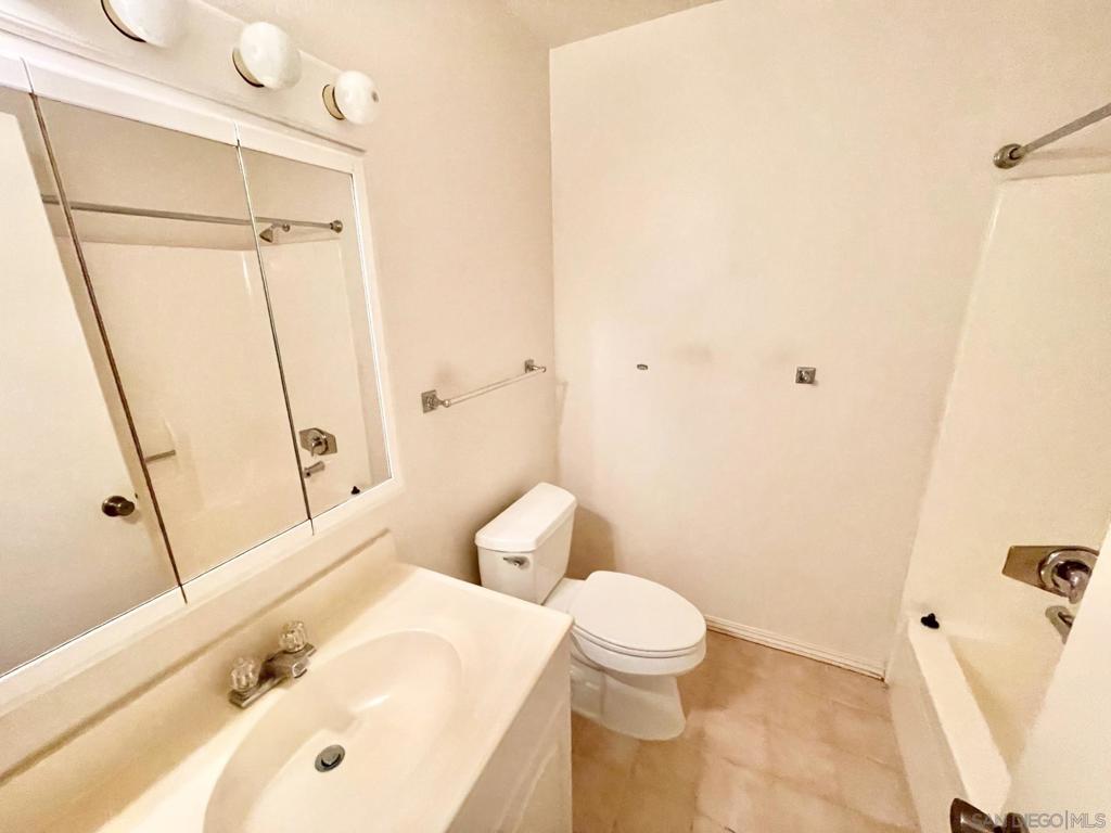 1537 Grewia Ct Property Photo 34