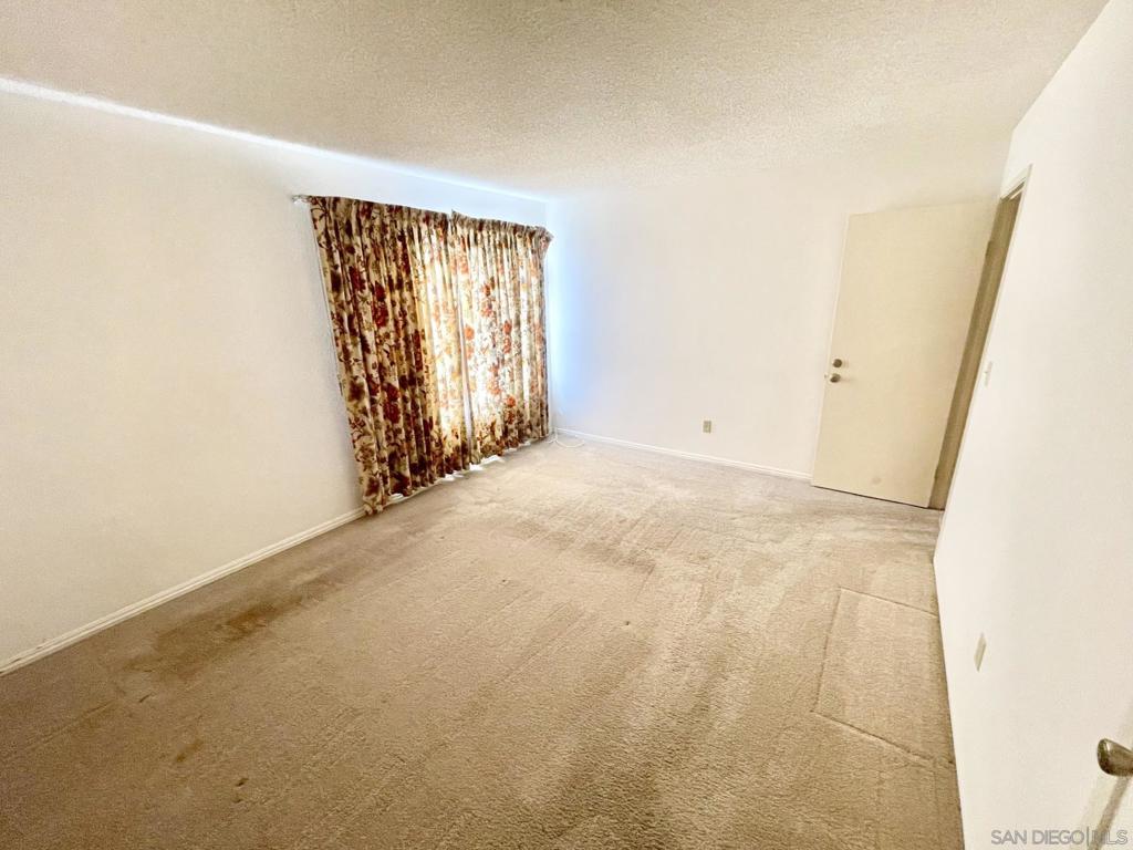 1537 Grewia Ct Property Photo 38