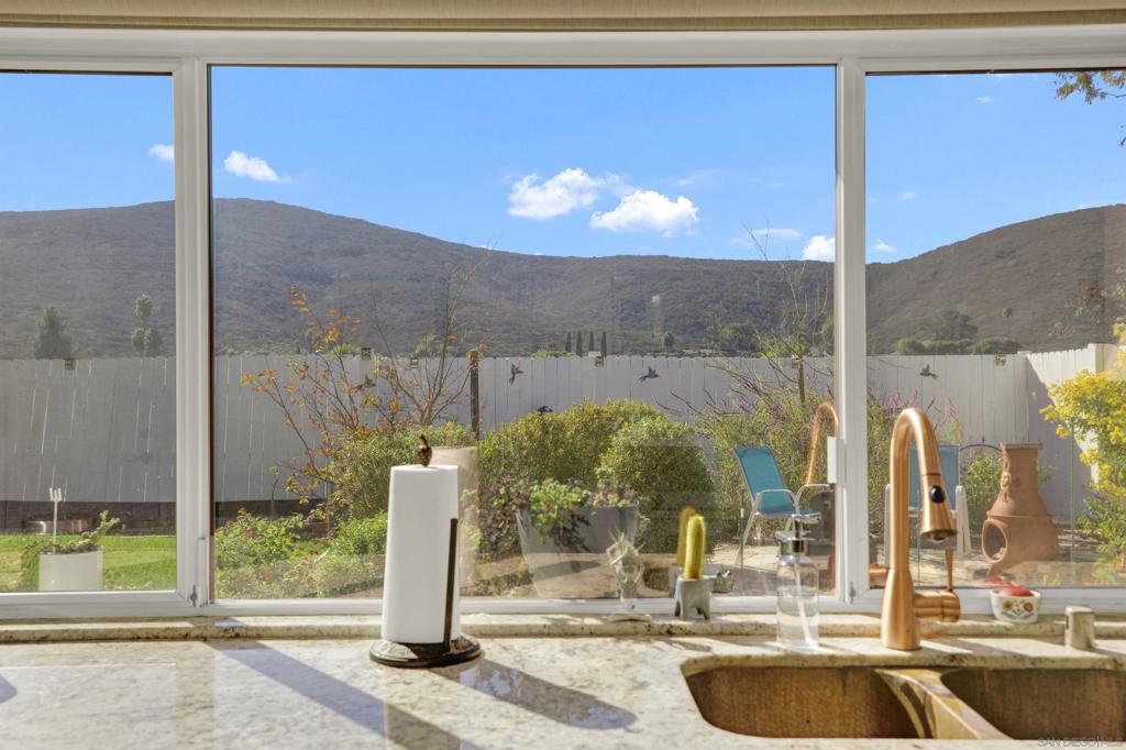 11048 Carlota St Property Photo 7