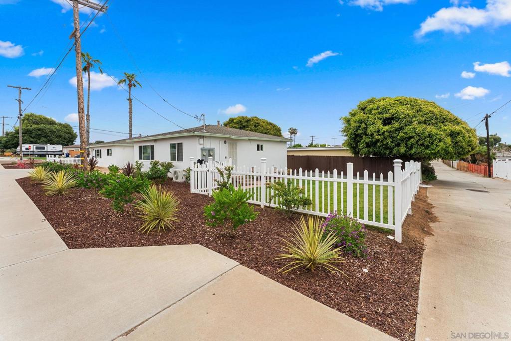 981 83 Elder Ave Property Photo 12