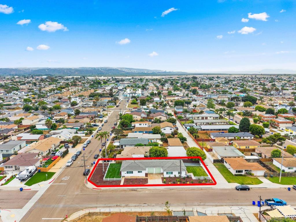 981 83 Elder Ave Property Photo 16