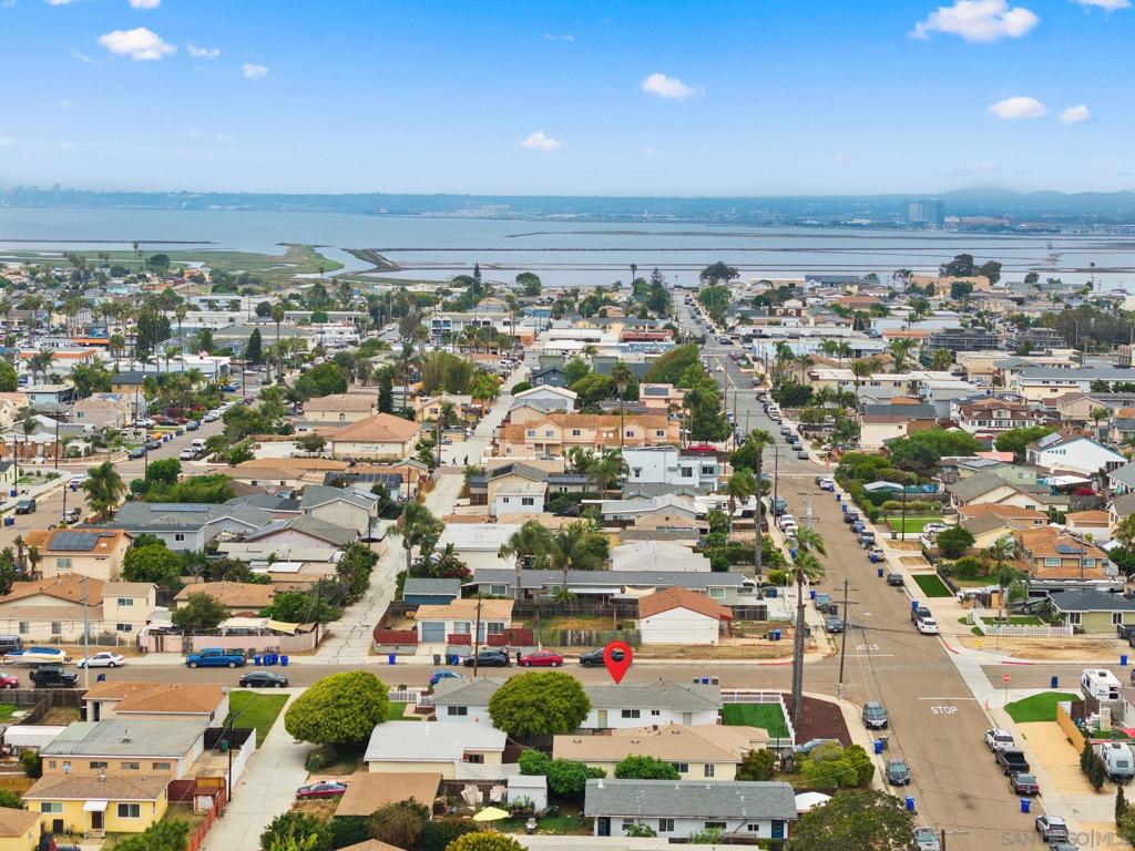 981 83 Elder Ave Property Photo 17