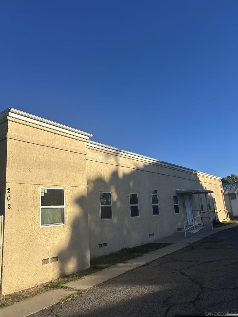 202 6th Street Property Photo 6