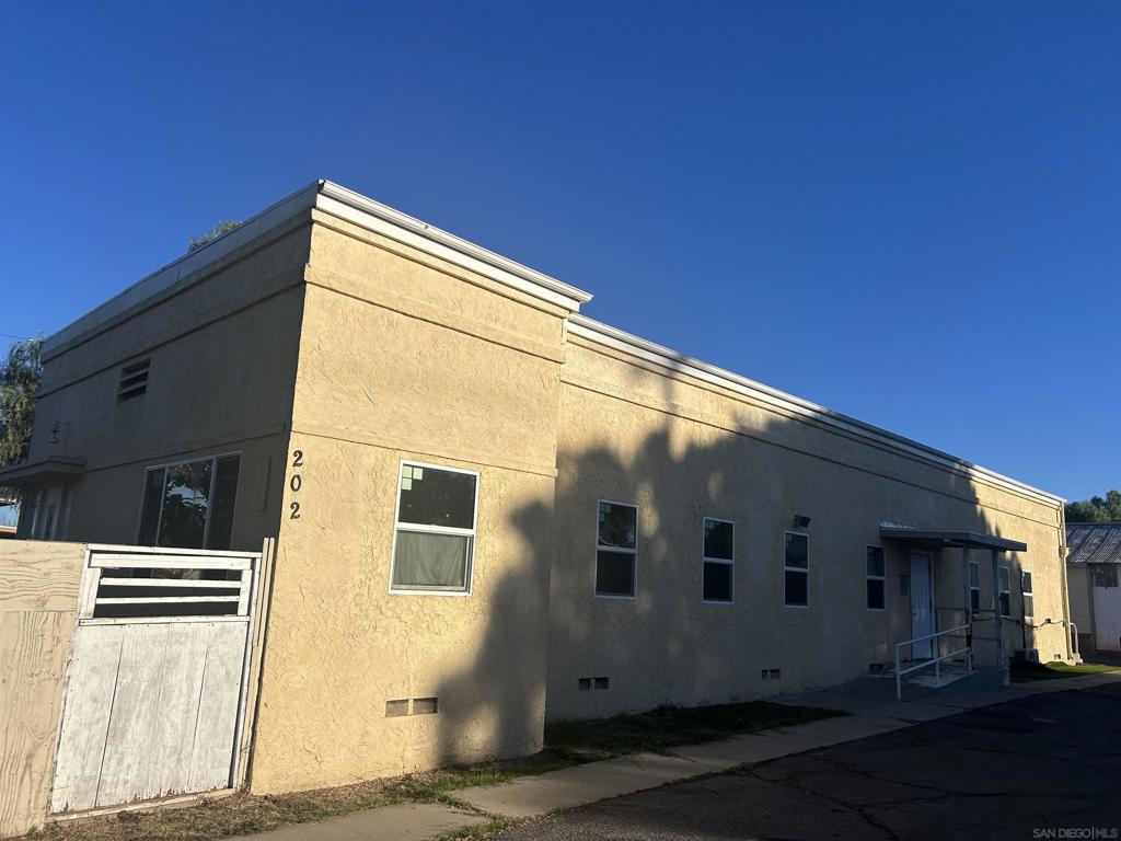 202 6th Street Property Photo 7