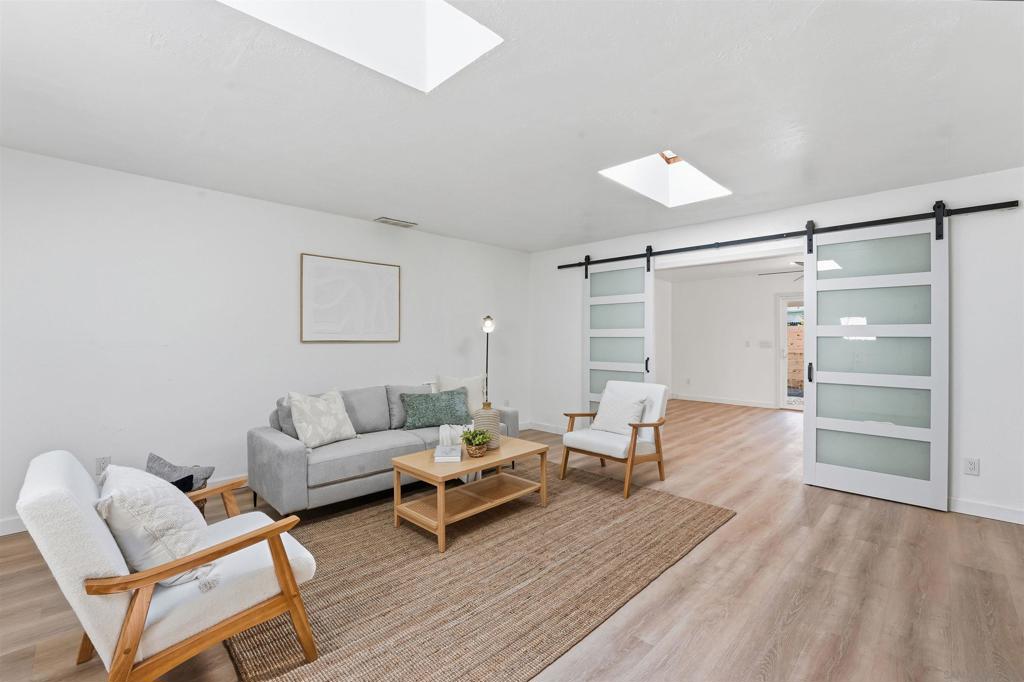 4325 Darwin Way Property Photo 10