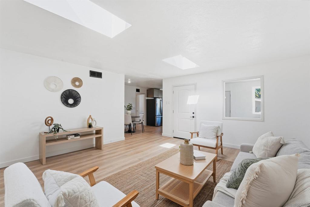 4325 Darwin Way Property Photo 12