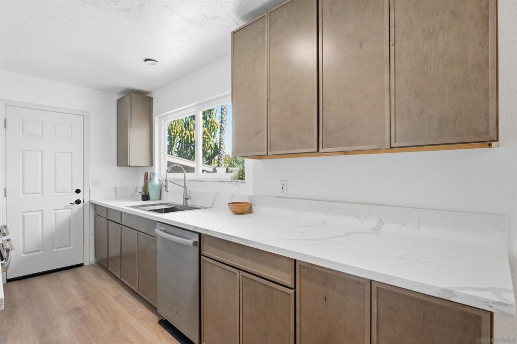 4325 Darwin Way Property Photo 16