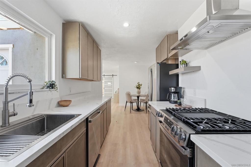 4325 Darwin Way Property Photo 18