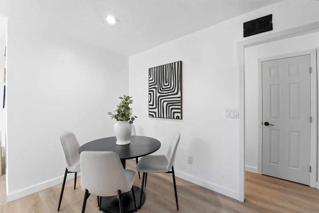 4325 Darwin Way Property Photo 20