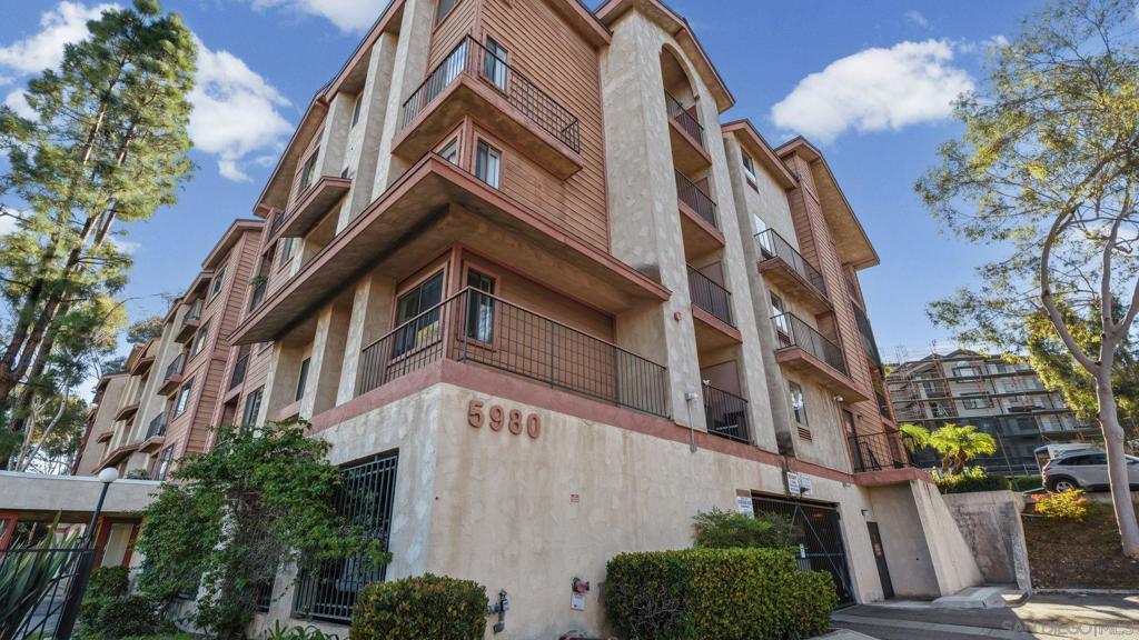 5980 Dandridge Ln 215 Property Photo 1