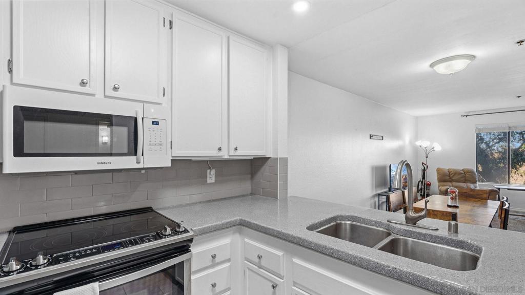 5980 Dandridge Ln 215 Property Photo 6