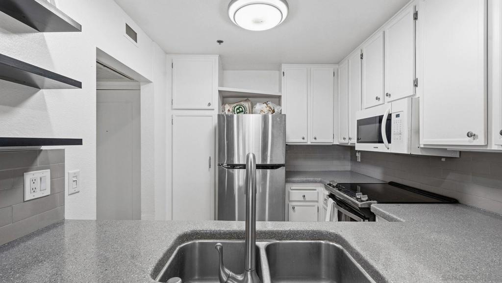 5980 Dandridge Ln 215 Property Photo 7