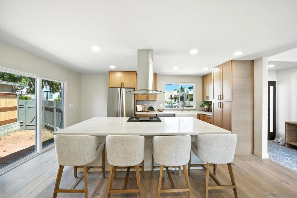 4551 Highland Ave Property Photo 1