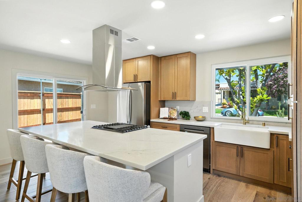 4551 Highland Ave Property Photo 4