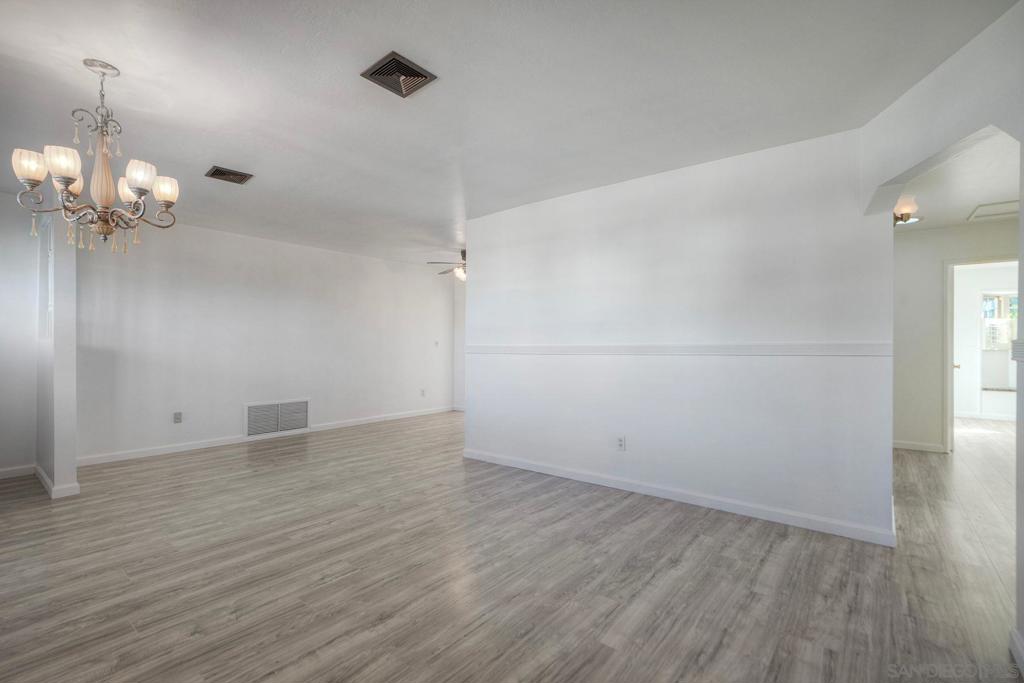 1561 Doncarol Ave Property Photo 6