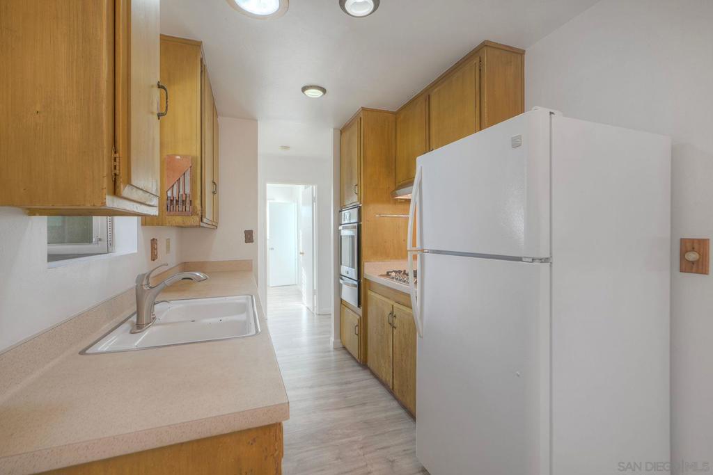 1561 Doncarol Ave Property Photo 8