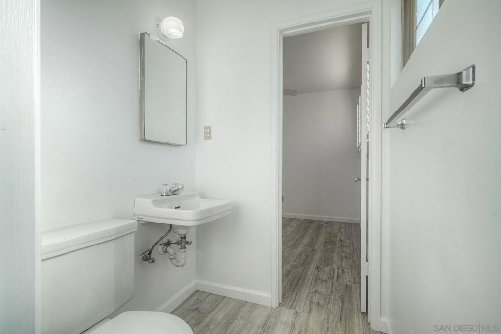 1561 Doncarol Ave Property Photo 17