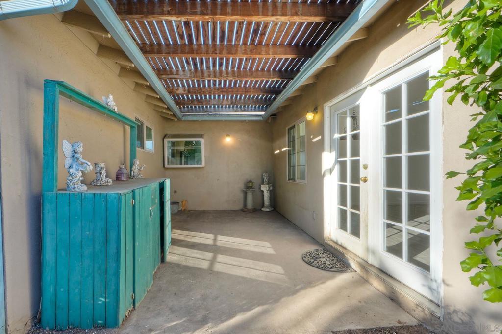 1561 Doncarol Ave Property Photo 30