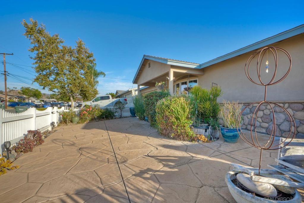 1561 Doncarol Ave Property Photo 31