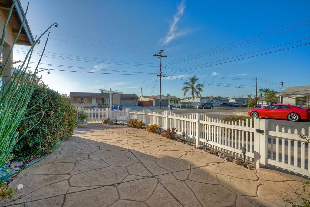 1561 Doncarol Ave Property Photo 32