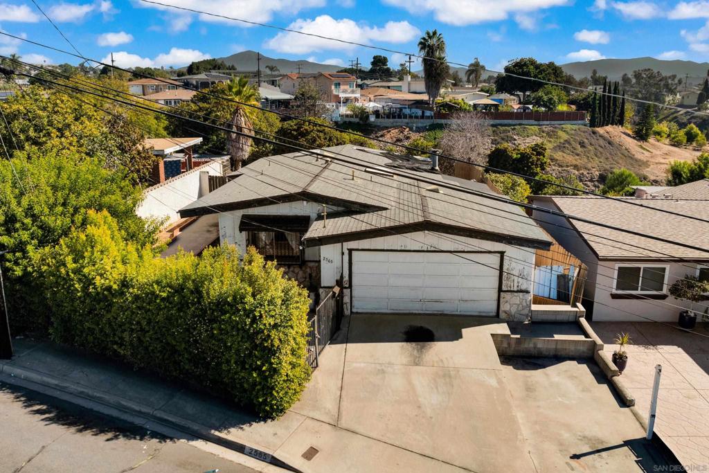 2565 Hopkins St Property Photo 1