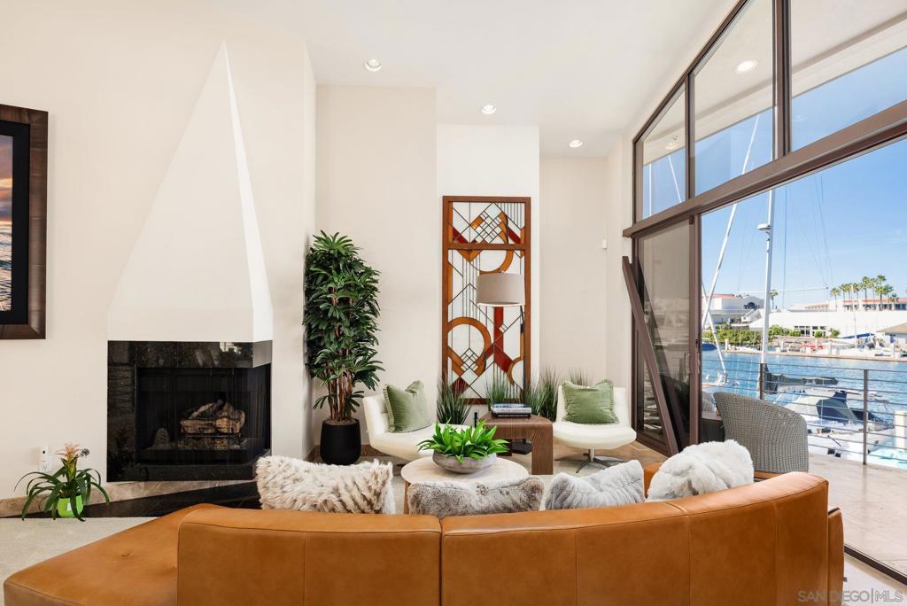 25 The Point Property Photo 12