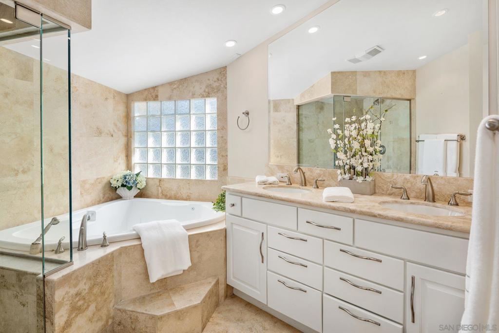 25 The Point Property Photo 33