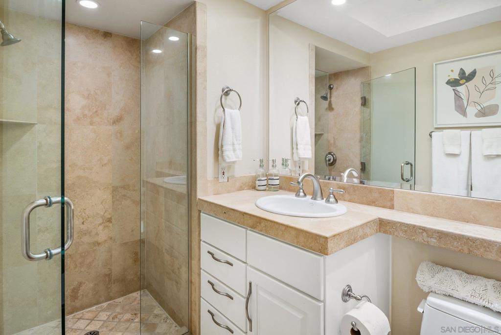 25 The Point Property Photo 42