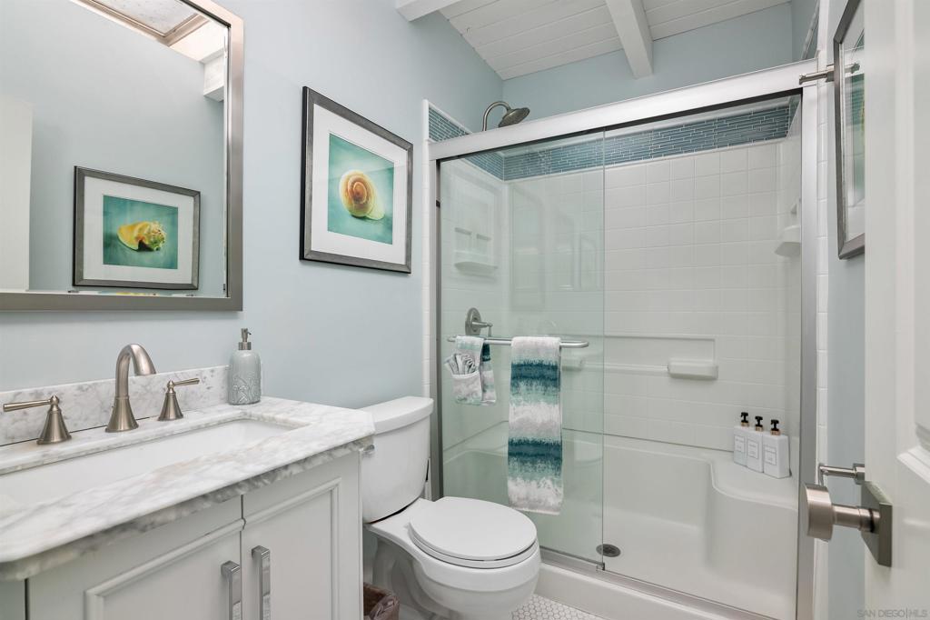 1680 N Neptune Ave Property Photo 27