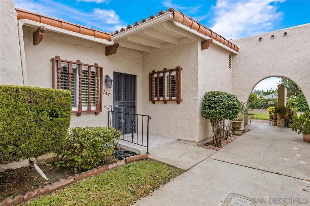 12491 Rios Property Photo 1