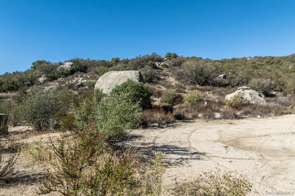 35613 Satgecoach Springs Rd Property Photo 4