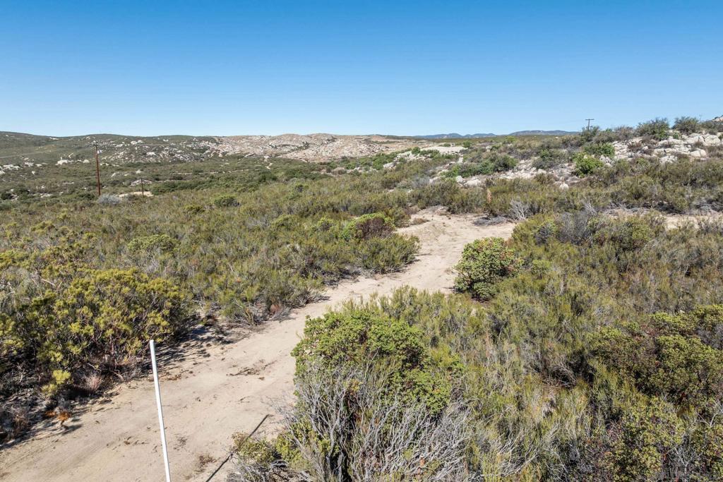 35613 Satgecoach Springs Rd Property Photo 7