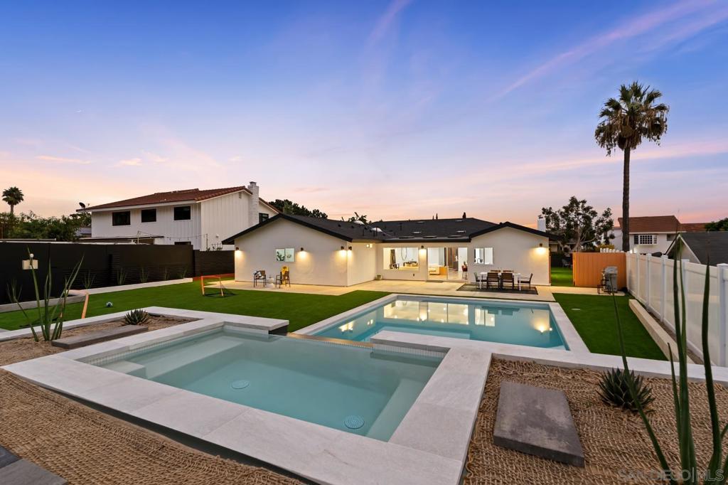 1110 Sea Village Dr Property Photo 1