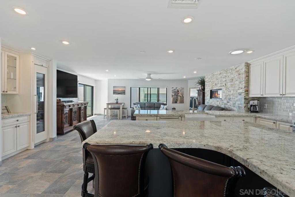 100 Coast 405 Property Photo 7
