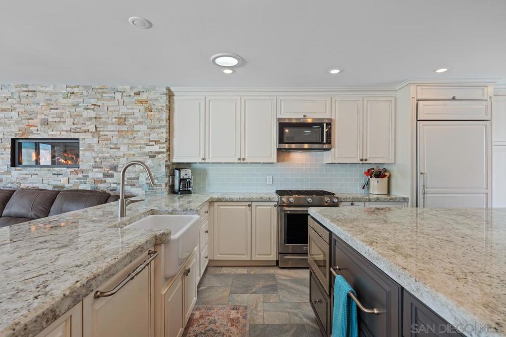 100 Coast 405 Property Photo 10