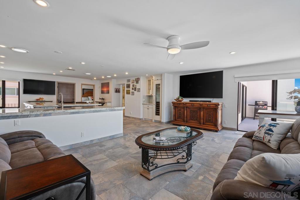 100 Coast 405 Property Photo 18