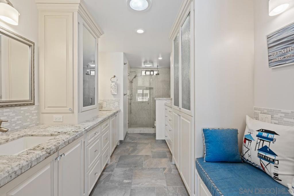 100 Coast 405 Property Photo 32