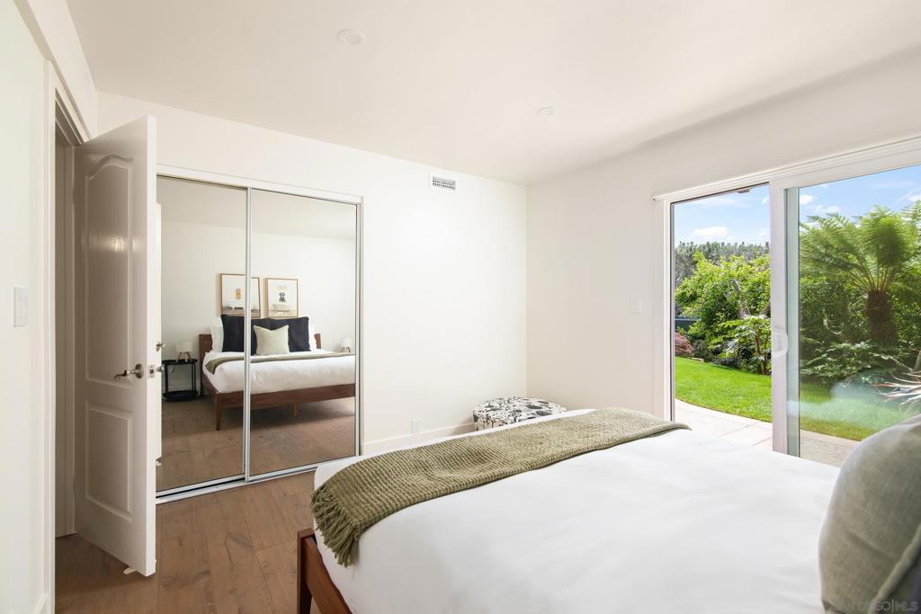 2452 Azure Coast Dr Property Photo 30