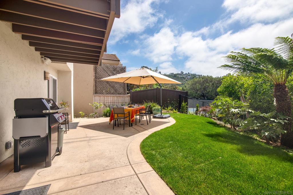 2452 Azure Coast Dr Property Photo 38